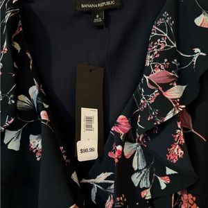 I bought this for a wedding and chose to wear the other option I had.